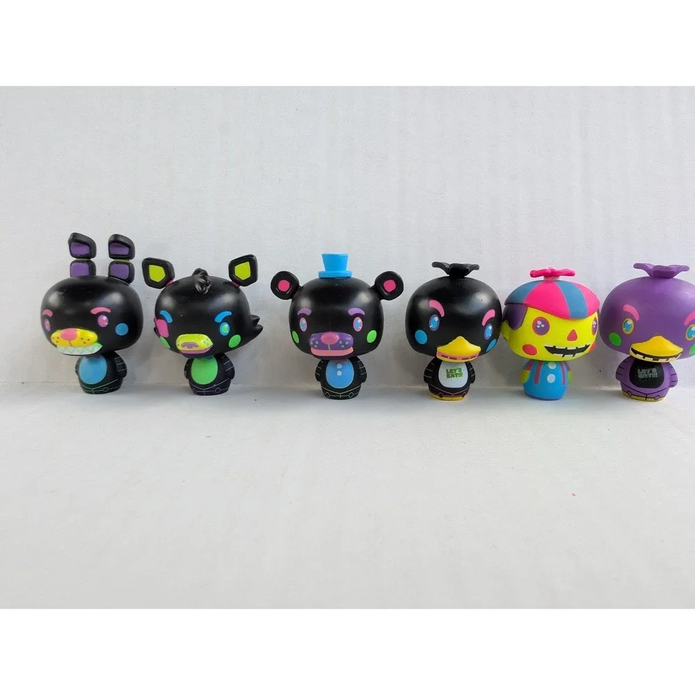 Five Nights‎ at Freddys Blacklight Figure Lot of 17 Funko Pint Size Heroes